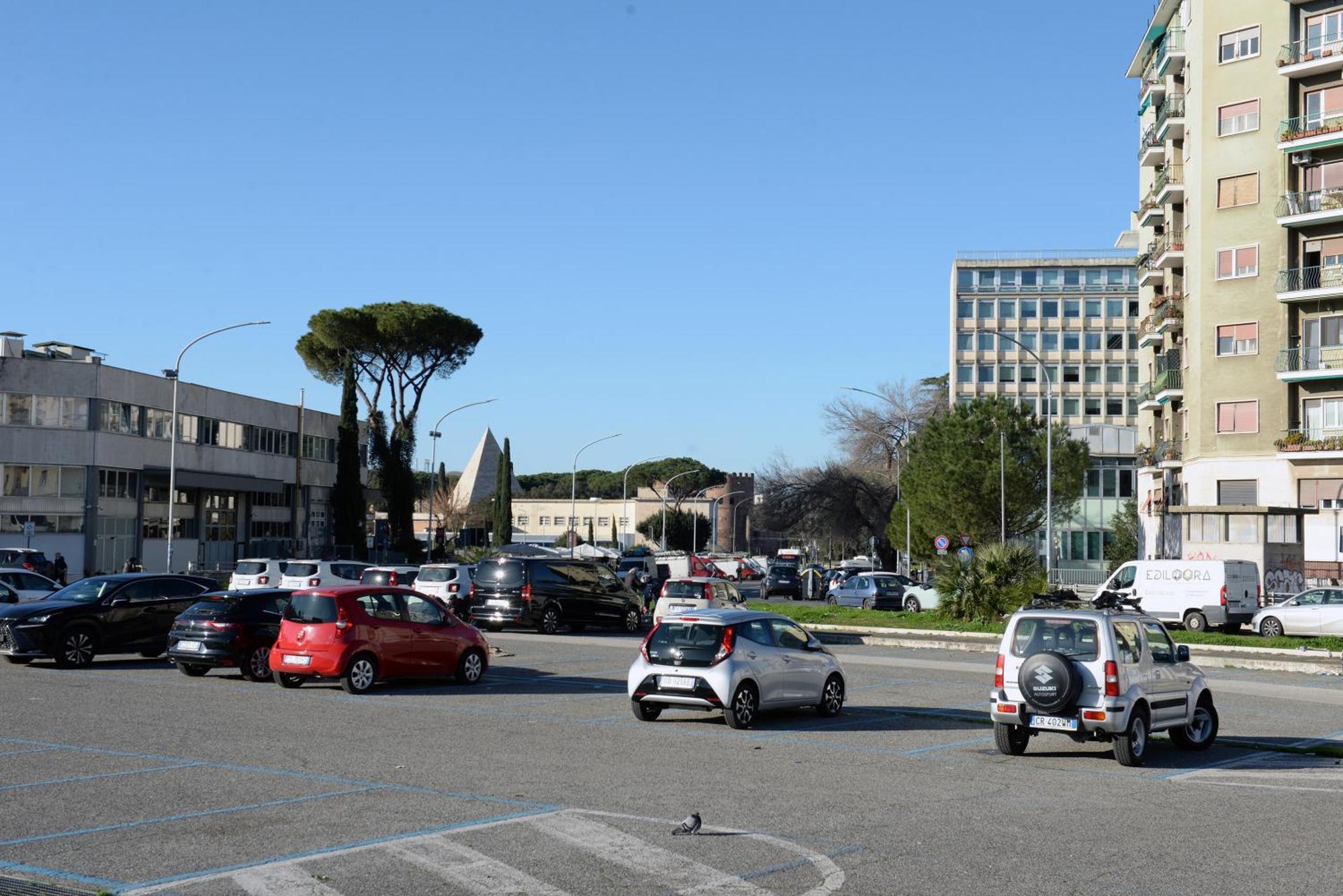 Homethic Piramide Rome Luaran gambar